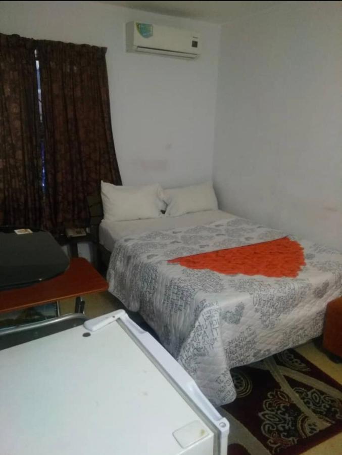 Hotel Residence Vera Абиджан Екстериор снимка